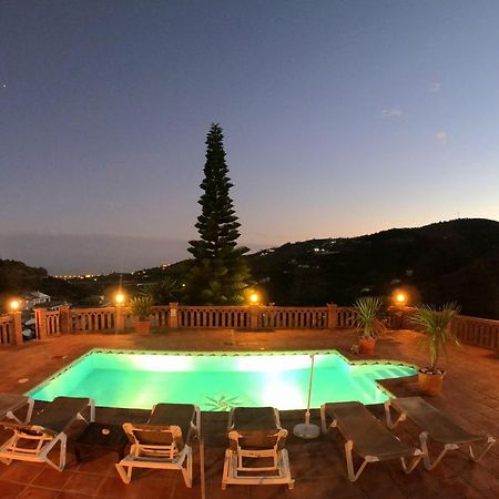 フリヒリアナ Casa La Araucariaヴィラ エクステリア 写真