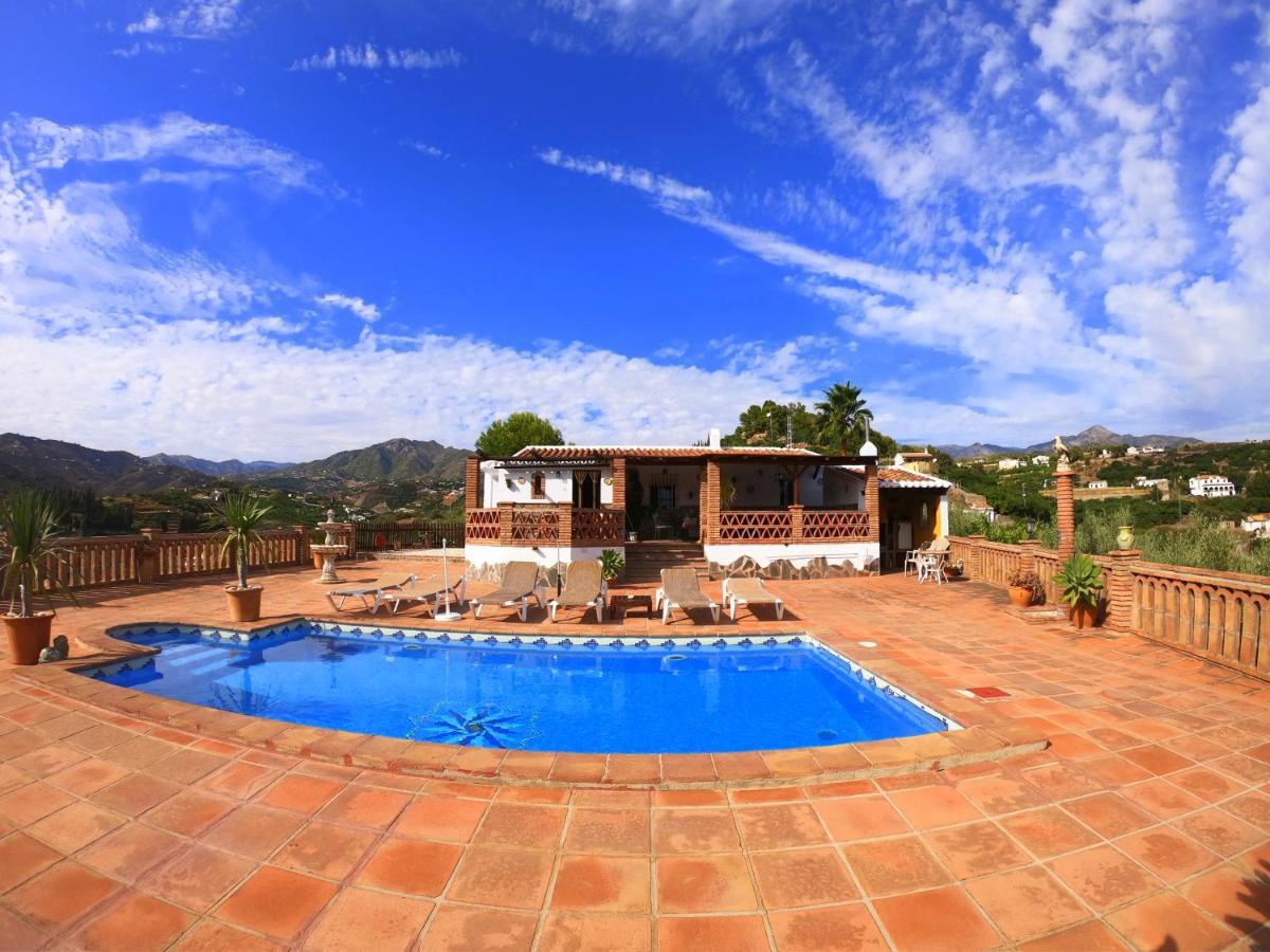 フリヒリアナ Casa La Araucariaヴィラ エクステリア 写真